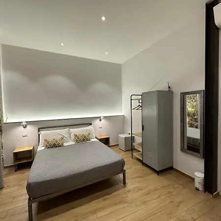 Holidays Rooms XX Settembre 228 Guest house La Spezia