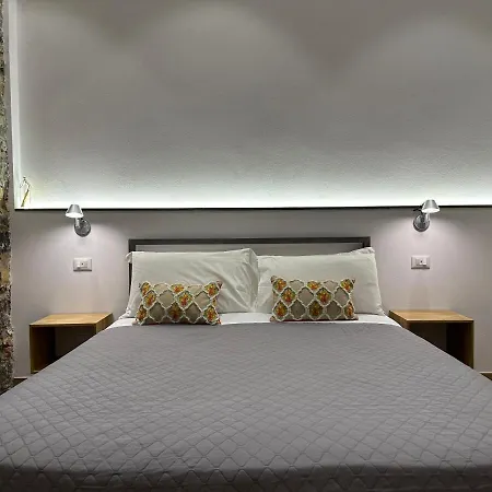 Holidays Rooms XX Settembre 228 Guest house