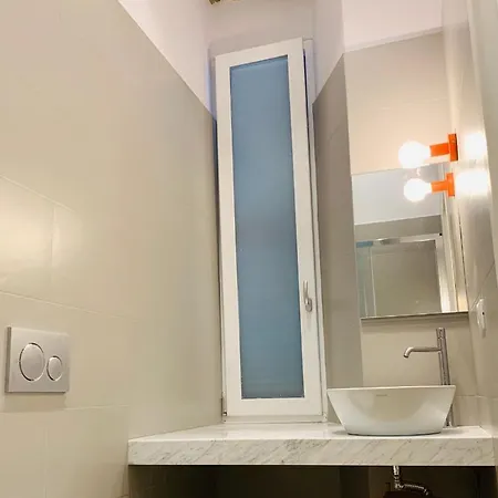 Holidays Rooms XX Settembre 228 La Spezia